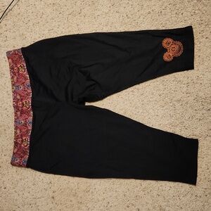 Disney Parks Black & Paisley Mickey Mouse Nylon & Lycra Crop Stretch Pants XXL